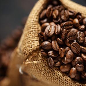 100% hạt cà phê rang tự nhiên Nước uống có mùi hương tốt Iso Brc Haccp Halal Bao bì tùy chỉnh Nhà sản xuất Việt Nam